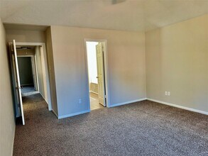 Building Photo - 7114 River Ml Dr