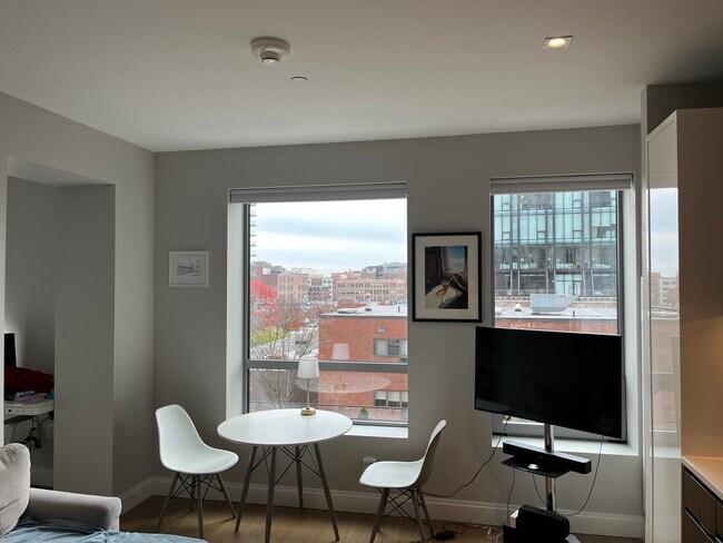 Foto del edificio - 100 Shawmut Ave