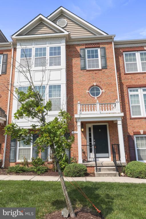 Foto del edificio - 8871 Purple Iris Ln