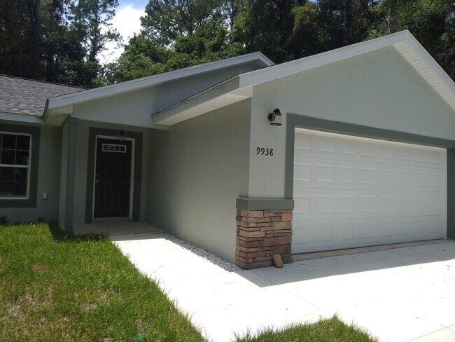 Building Photo - 9938 N Athenia Dr