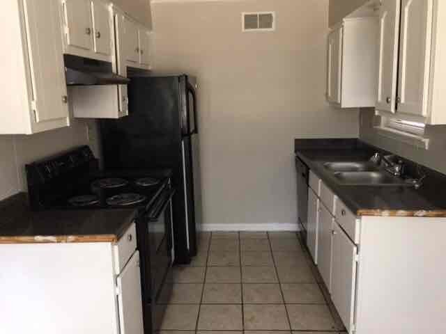 Building Photo - 3211 Morningview Dr