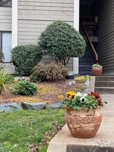 Building Photo - 1502 Benjamin Pkwy