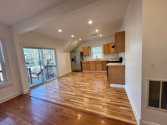 Foto del edificio - 283 Broadway Rd