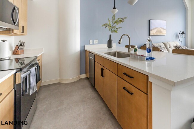 Foto del edificio - 5000 Euclid Ave