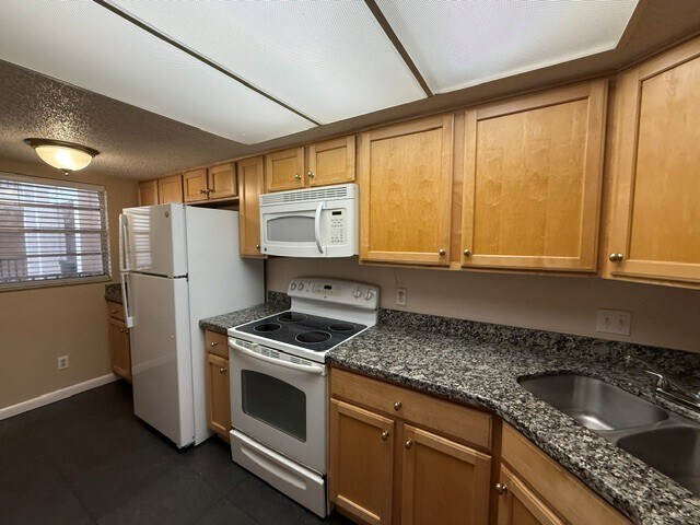 Foto del edificio - 3700 S Osprey Ave