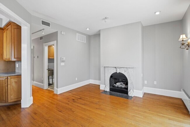 Building Photo - 211 M St