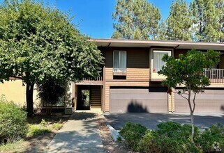 Building Photo - 9 Forest Ln