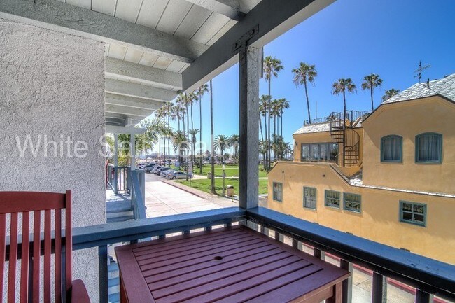 Building Photo - 2 bed 2 bath 1 car at Balboa Pier