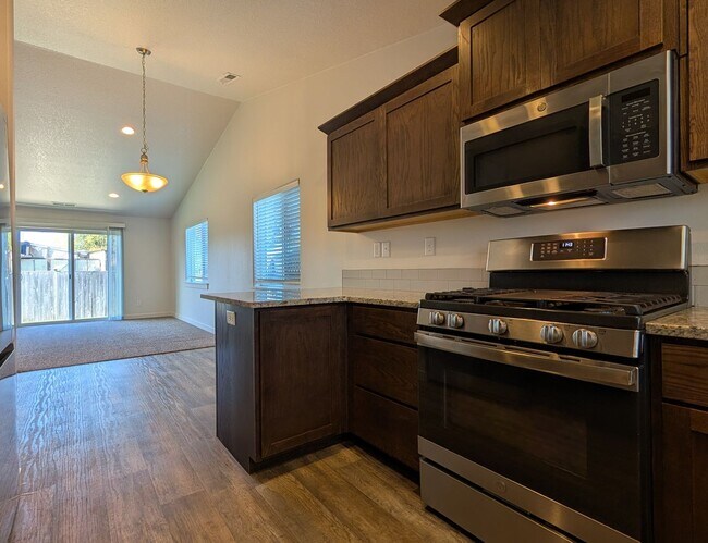 Foto del edificio - Beautiful 3-Bedroom, 2-Bath Home in Springfield!