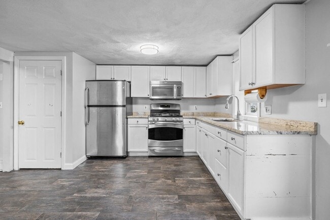 Building Photo - 56 Central St