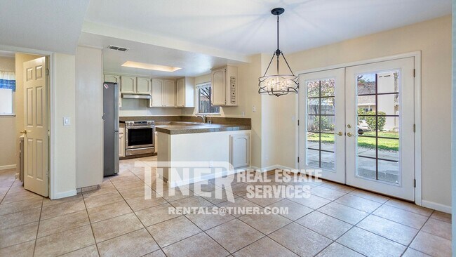 Foto del edificio - 1036 McRae Way