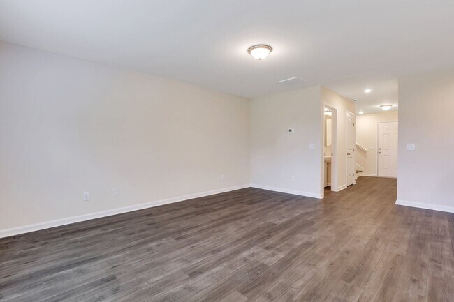Foto del edificio - New Construction - 3 Bed 2 1/2 Bath, attached garage townhome