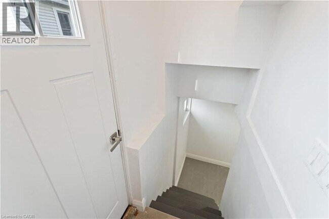 Photo du bâtiment - 65 Almond St