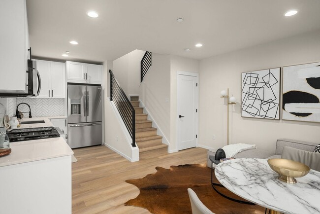 Building Photo - 1 Year old Townhouse Capitol HIll