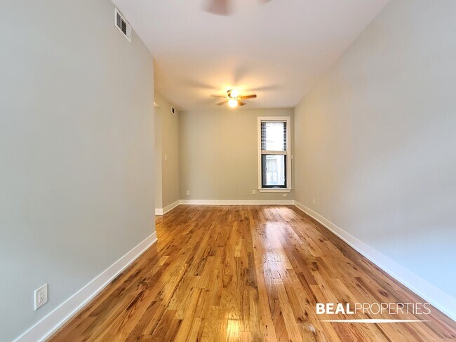 Foto del edificio - 629 W Oakdale Ave