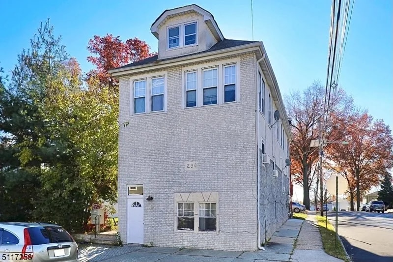 Primary Photo - 234 E 9th Ave