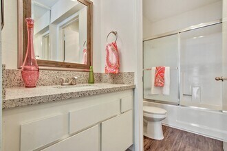 Interior Photo - Zelzah Court