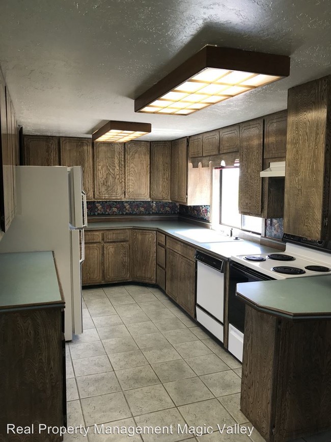 Foto del edificio - 4 br, 3 bath House - 3184 S. 1900 E.