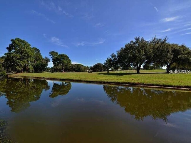 Foto del edificio - 4841 Palm Aire Dr