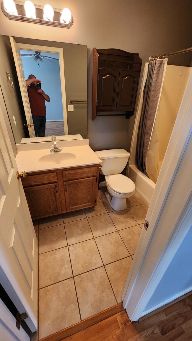 Building Photo - 3877 Chenango Pl