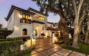 Building Photo - 5838 SW 50th St