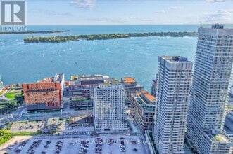 Building Photo - 15 Richardson St