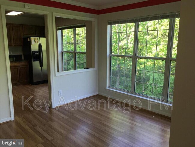 Foto del edificio - 9278D Cardinal Forest Ln