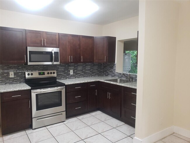 Foto del edificio - 3640 SW 14th St
