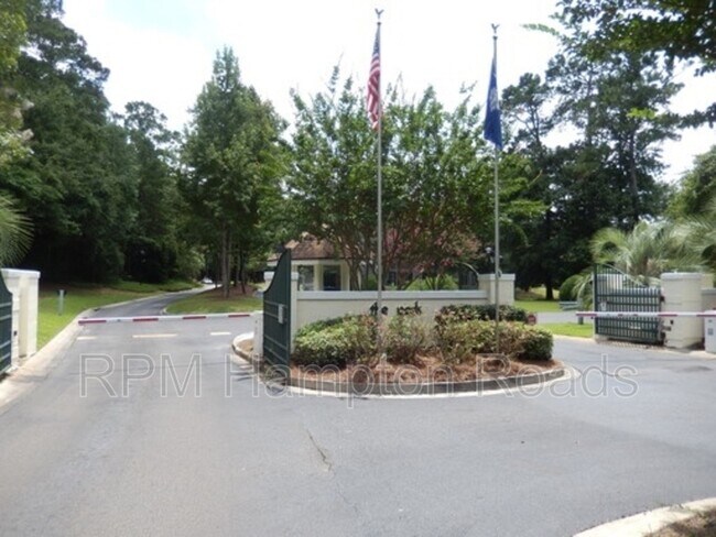 Foto del edificio - 7885 Park Gate Dr