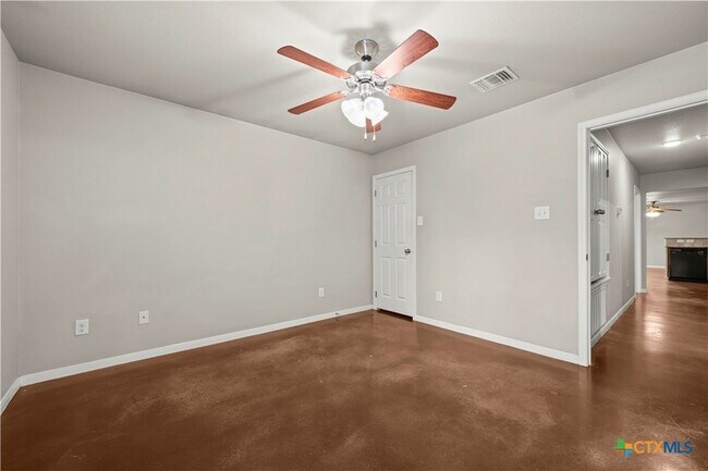 Foto del edificio - 2204 Indian Trail