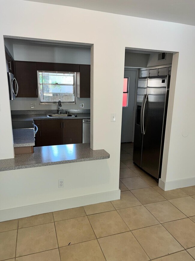 Foto del edificio - 1231 SW 61st Terrace