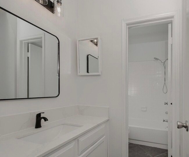 Foto del edificio - 3500 Tangle Brush Dr