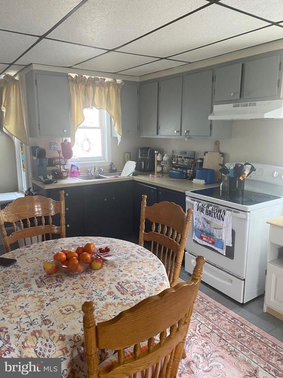 Building Photo - 204 W Main St