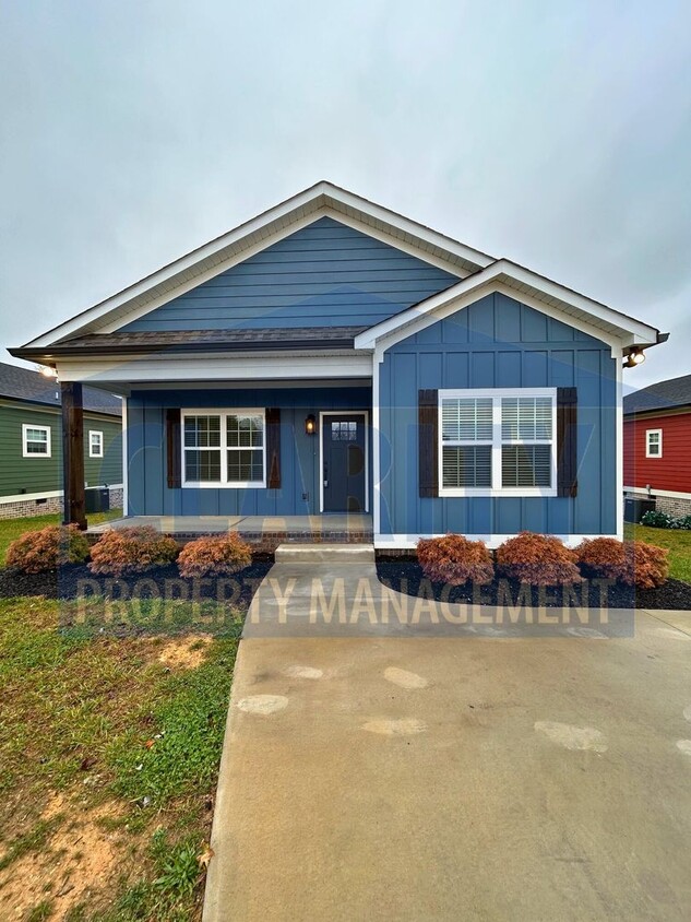 Foto principal - Charming New Craftsman-Style Home Near Dow...