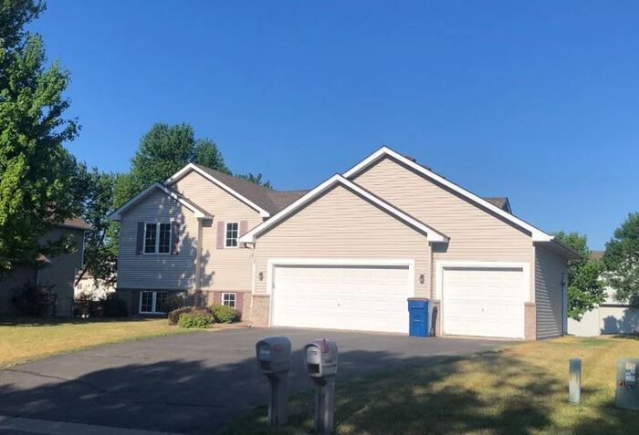 Primary Photo - 20967 Huntsville Trail, Lakeville, MN, 55044