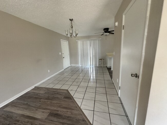 Building Photo - 469 Emerald Rd