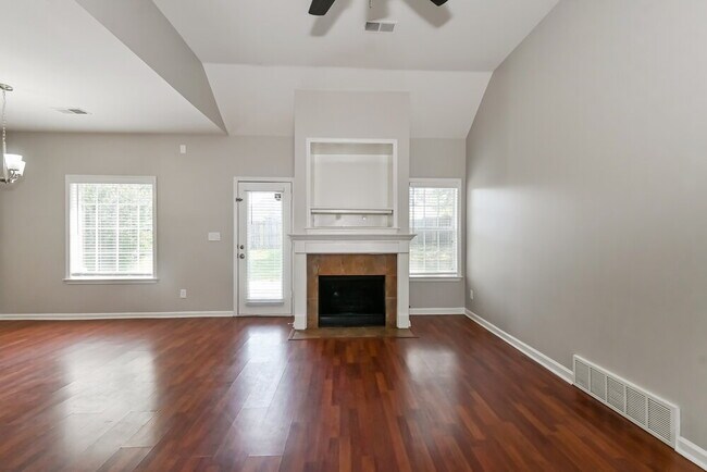 Foto del edificio - 952 Bending Pine Ln