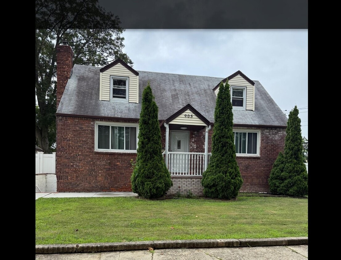 Primary Photo - 905 6th St