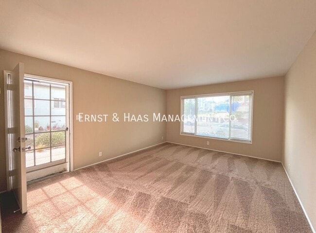 Foto del edificio - 510 Roycroft Ave