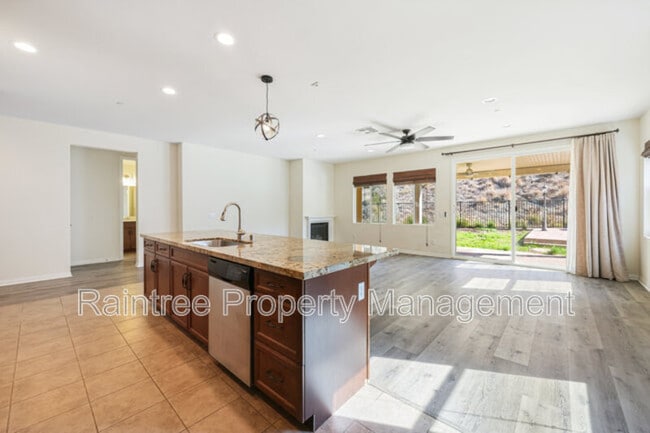 Building Photo - 1735 Avenida Regina