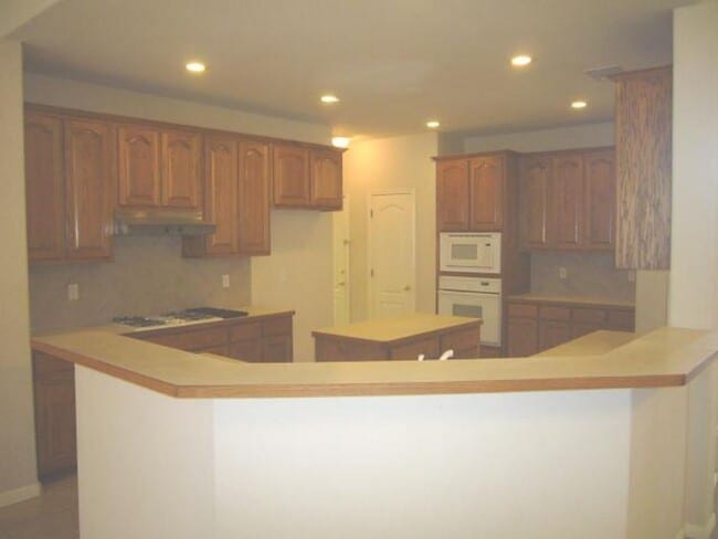 Building Photo - Cedar Park Beast