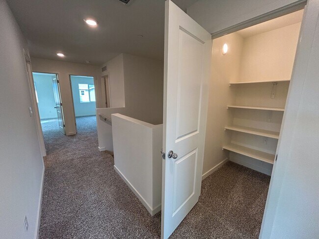 Building Photo - NEW BUILD HOME - Comfortable Living in a New Redding Neighborhood