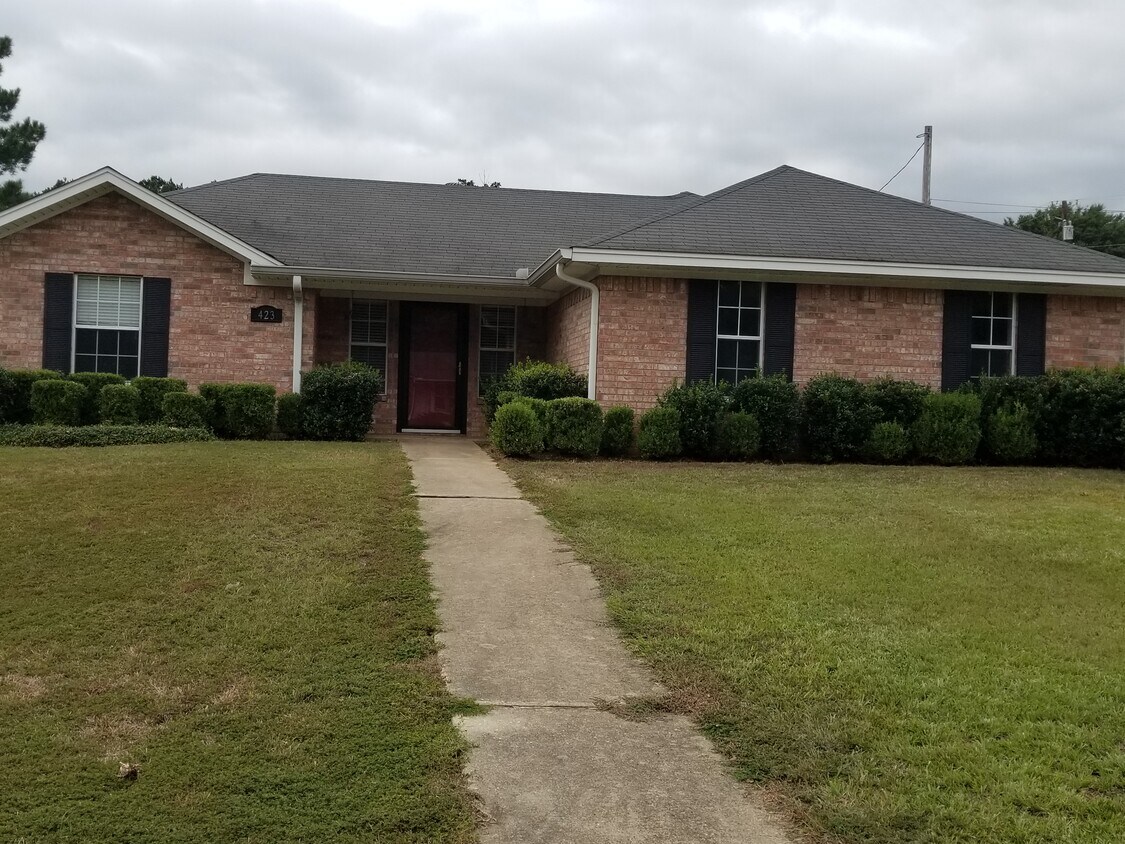 423 Woodridge Dr, Hallsville, TX 75650 House Rental in Hallsville, TX