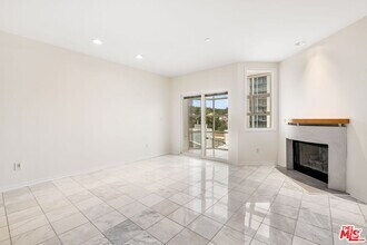 Building Photo - 171 N Church Ln