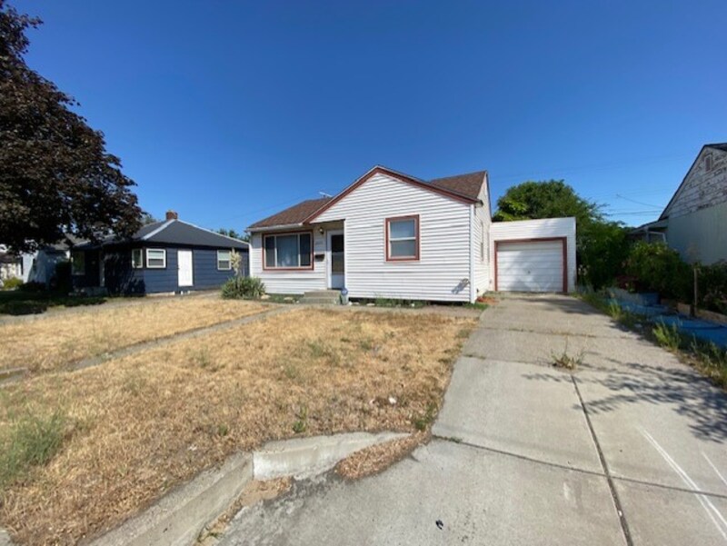 Primary Photo - 2424 W Wellesley Ave