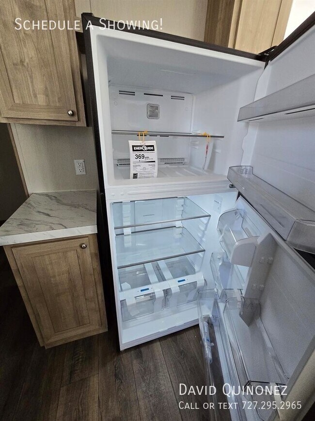 Foto del edificio - Sale Prices Starting at: $69,999 or Lease ...