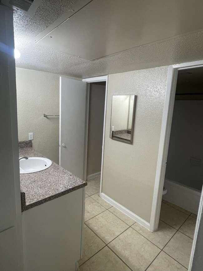 748sq.ft Bathroom - 7979 Westheimer Apartments