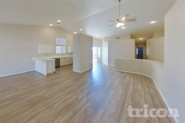 Foto del edificio - 6310 Maxwood Ct