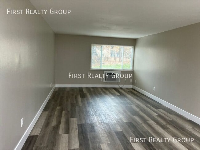 Foto del edificio - 5620 N Main St