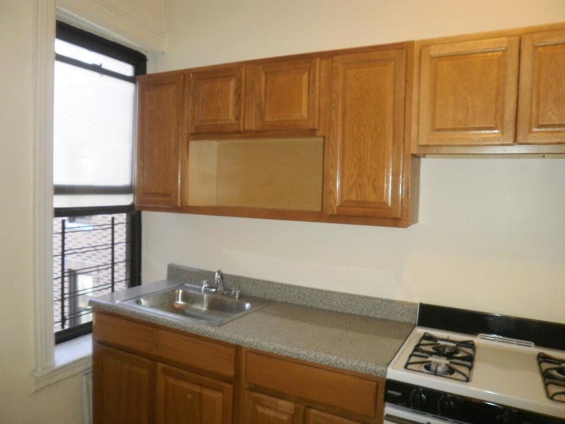 300 Sullivan Pl Unit D11, Brooklyn, NY 11225 Room for Rent in